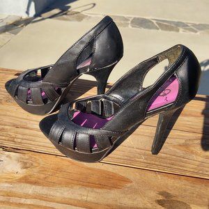 Super Cute Black Platform Heels